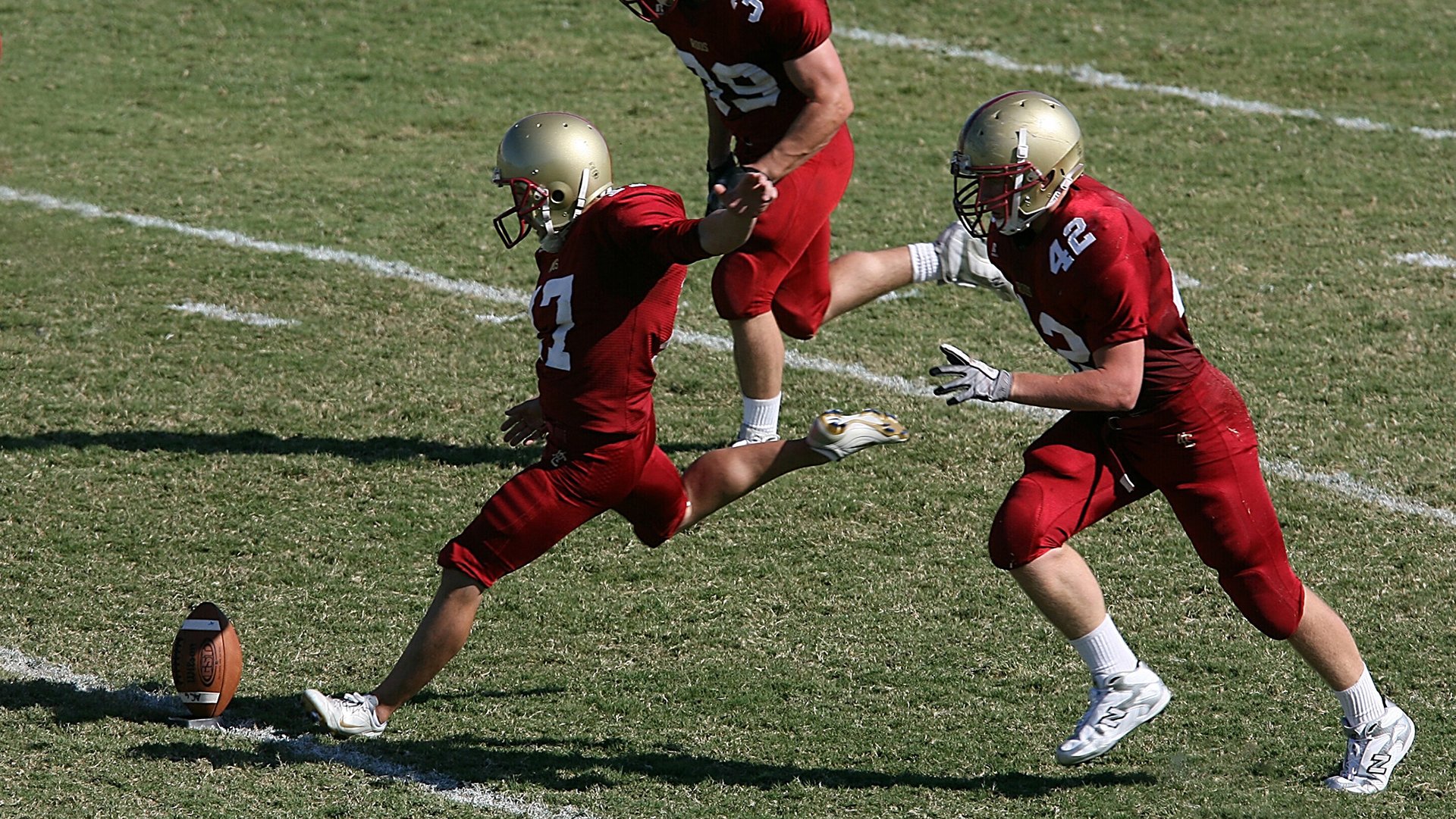 勇士队全力拼搏,追逐历史三连冠,勇士4年夺三冠对手